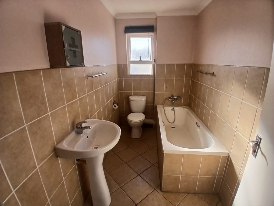 To Let 2 Bedroom Property for Rent in Whispering Pines Western Cape